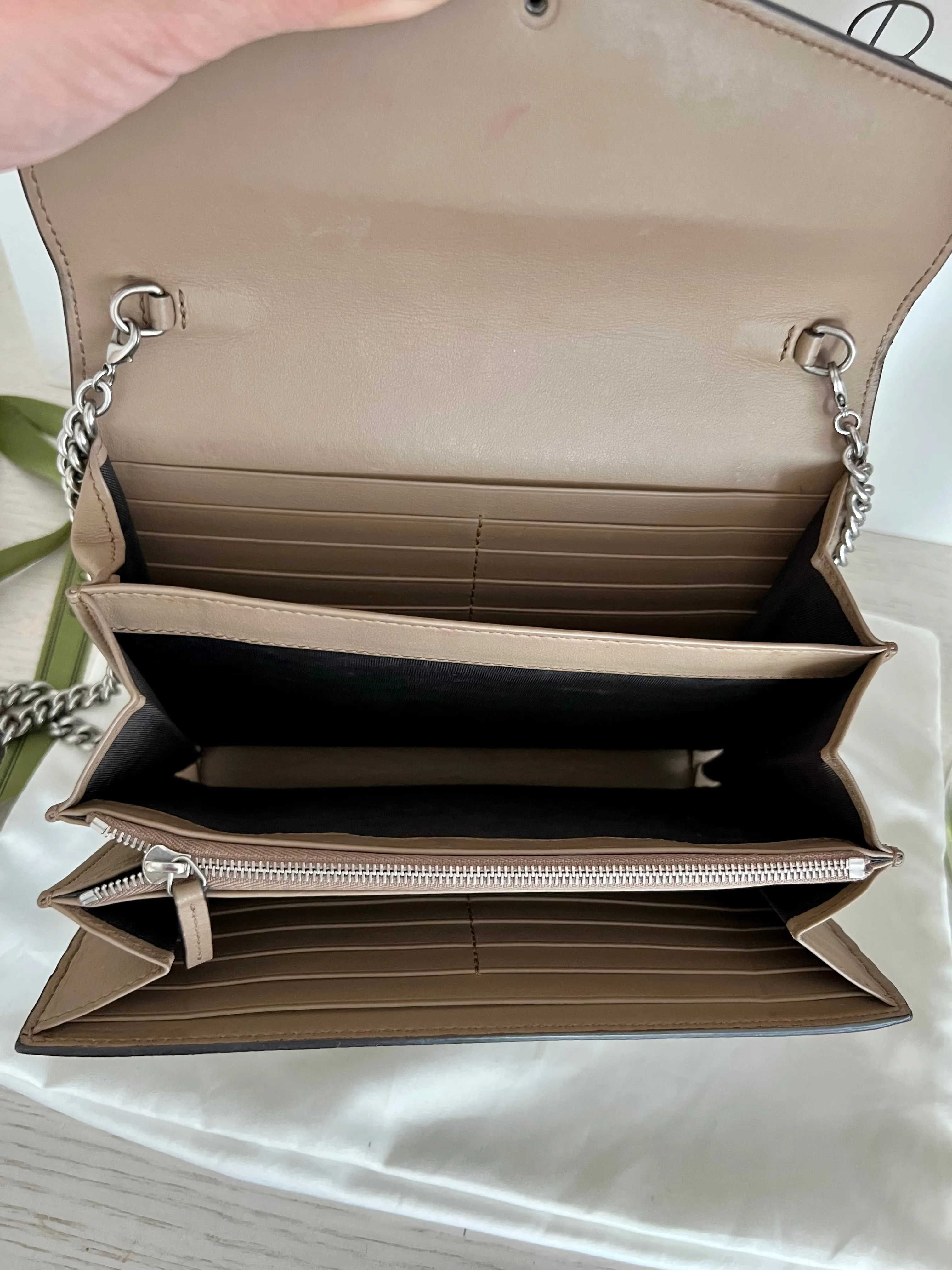 GUCCI Supreme GG Wallet On Chain Bag