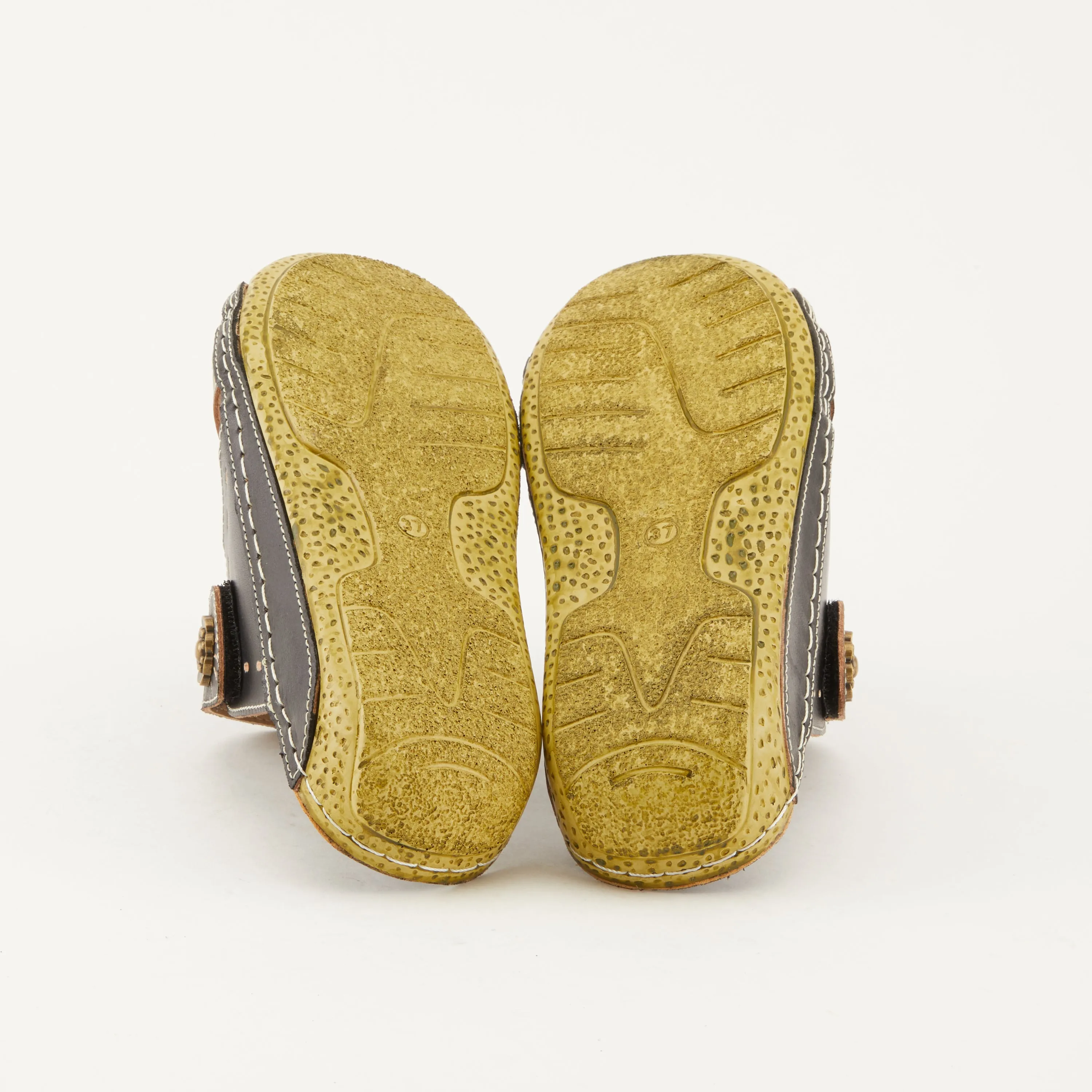 L'ARTISTE LEIGH SLIDE SANDAL